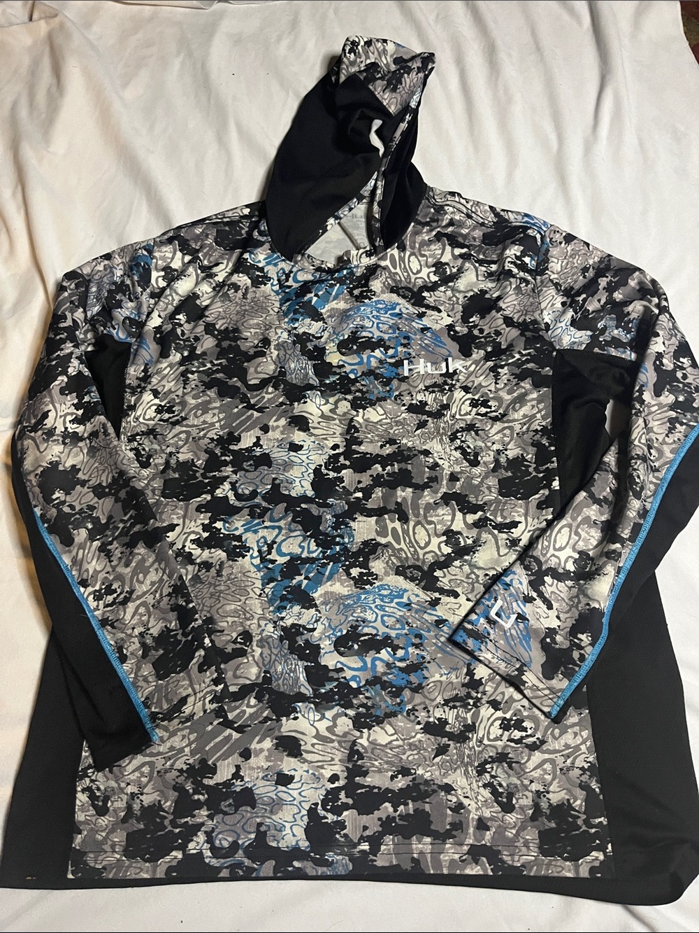 Huk Icon X Tide Change Fishing Hooded Shirt